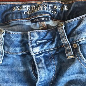 AMERICAN EAGLE MEDIUM WASH ANKLE SKINNY JEANS